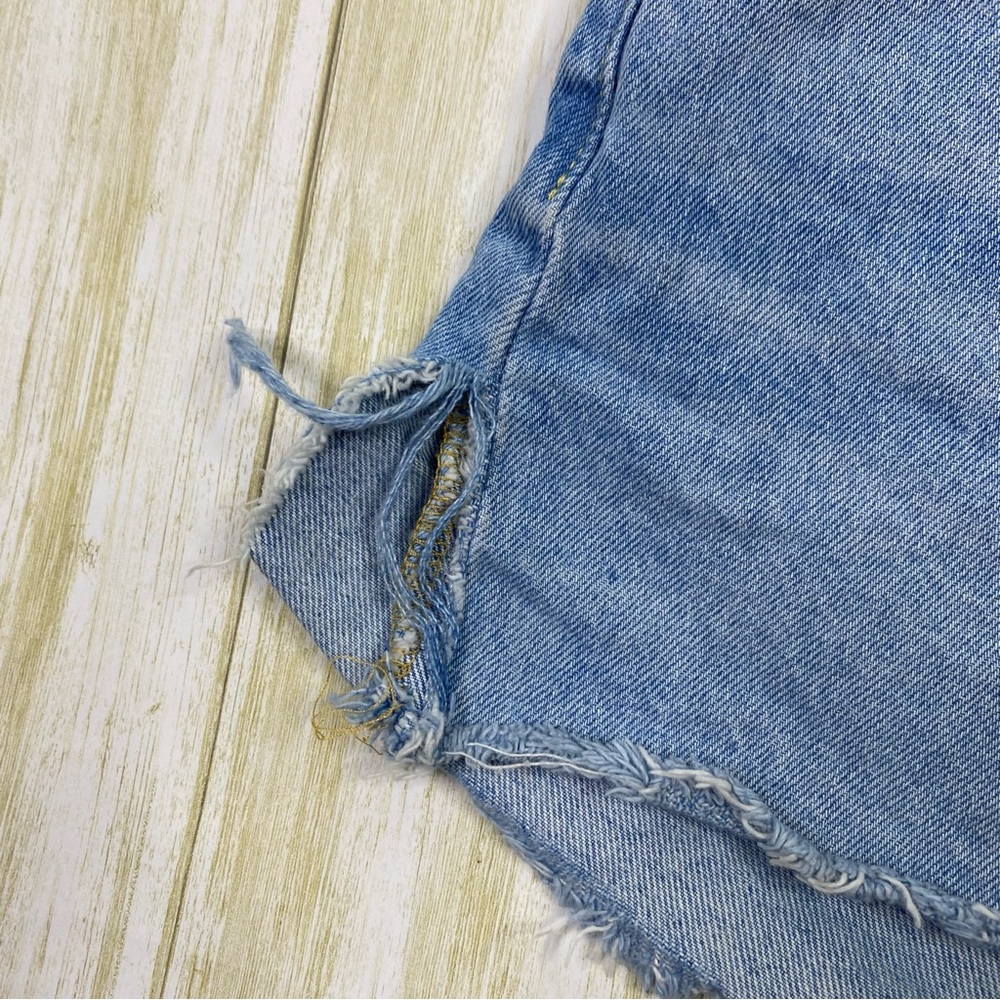 Levi’s 501 Medium Wash Button Fly Denim Cut Off Shorts - Picture 5 of 8